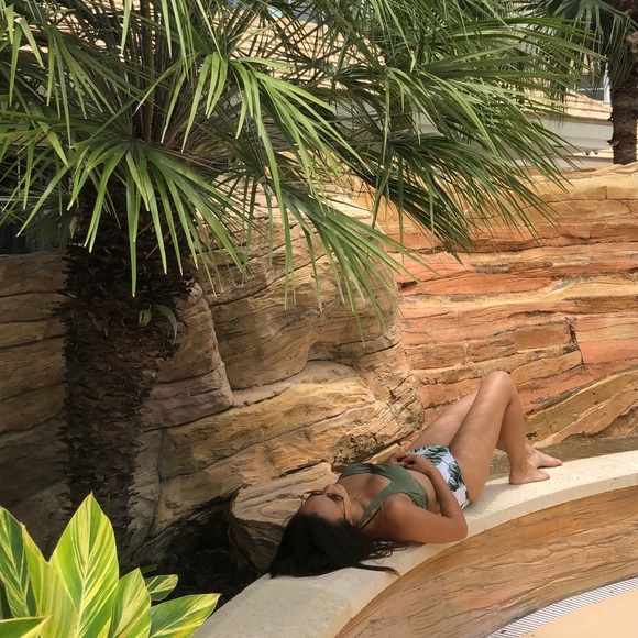 Meet your Posher, Alicia - Picture 1 of 1